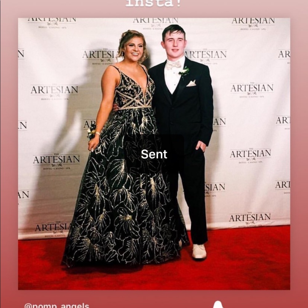 Mac Duggal prom dress